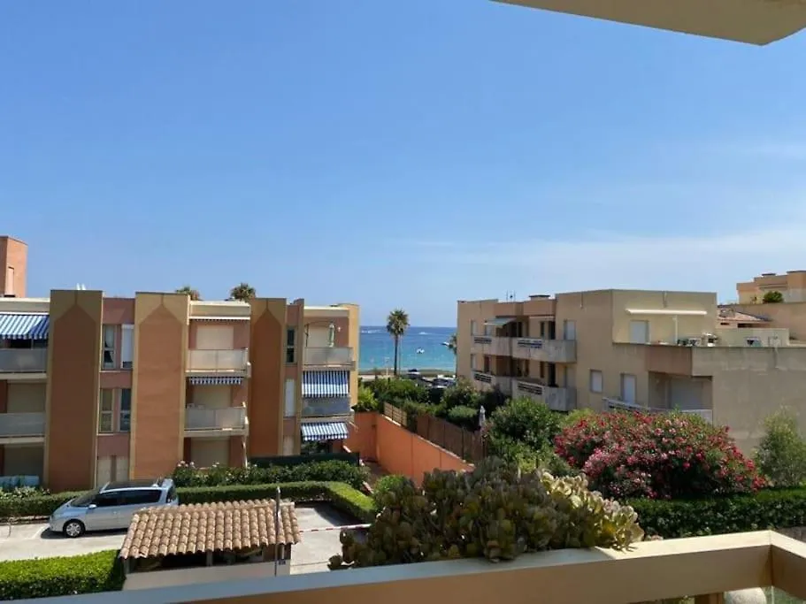 Magnifique T2 Proche Plage Climatise Avec Parking Apartment Cavalaire-sur-Mer